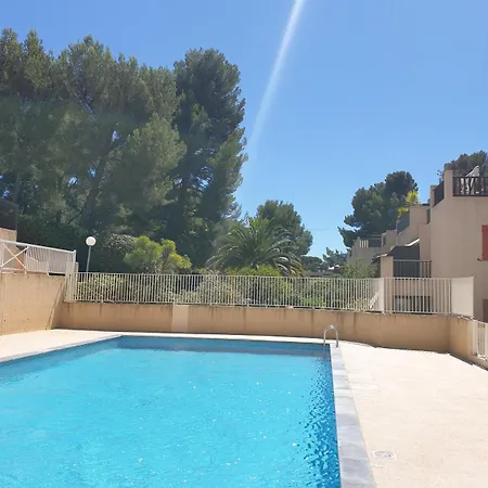 Studio Bandol شقة *